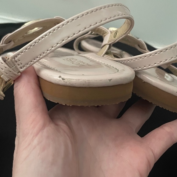 Michael Kors Blush Sandals with Gold Emblem - Picture 4 of 12